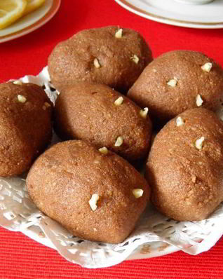 Домашнее пирожное Картошка из сухарей со сгущенкой