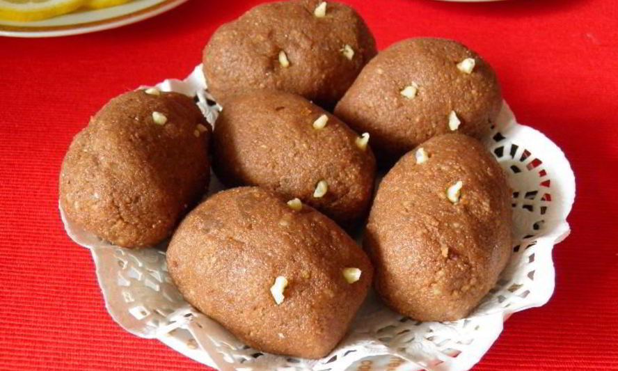 Рецепт домашнего пирожного картошка из сухарей со сгущенкой