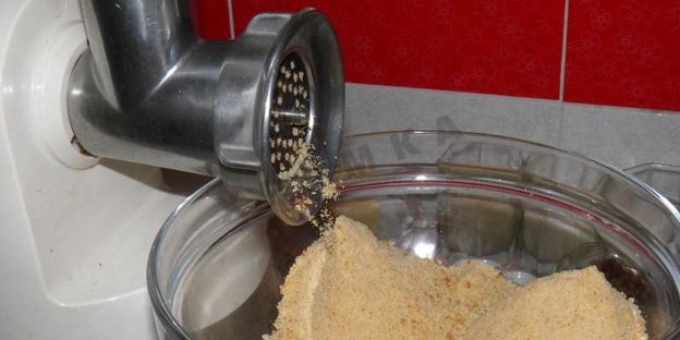 домашнее пирожное картошка из сухарей со сгущенкой