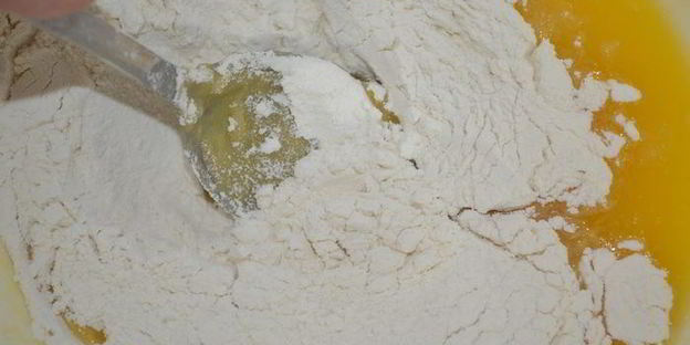 двухслойное лимонное пирожное