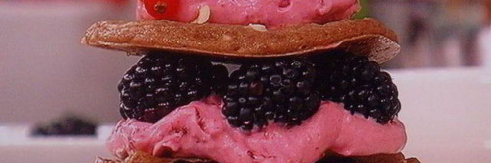 Ежевичное пирожное