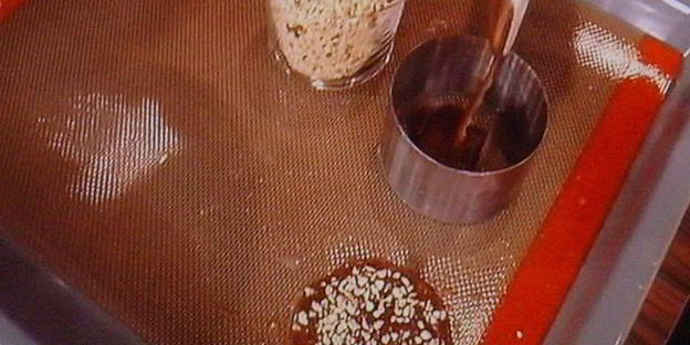 ежевичное пирожное