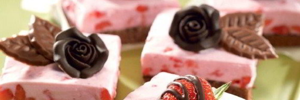 Клубнично-шоколадные пирожные