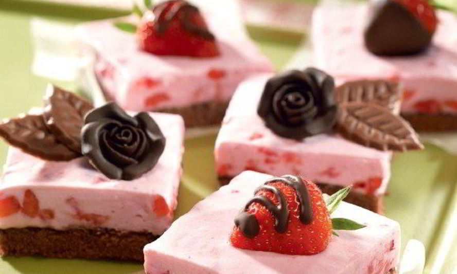 Рецепт клубнично-шоколадных пирожные