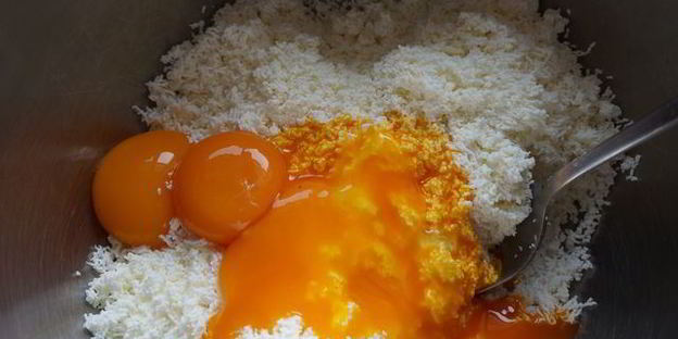 клубничное шифоновое пирожное