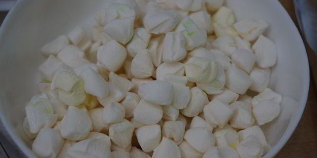 клубничное шифоновое пирожное