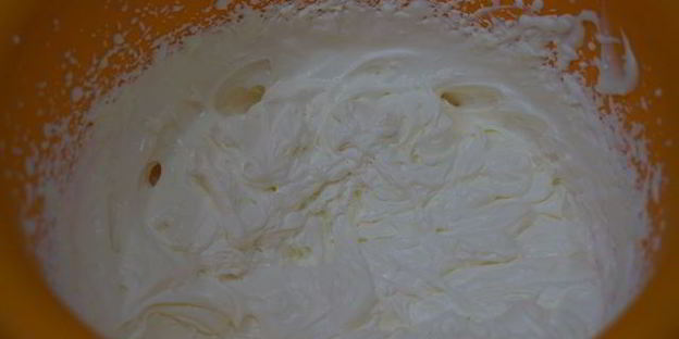 клубничное шифоновое пирожное