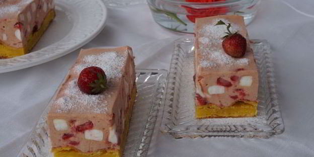 клубничное шифоновое пирожное