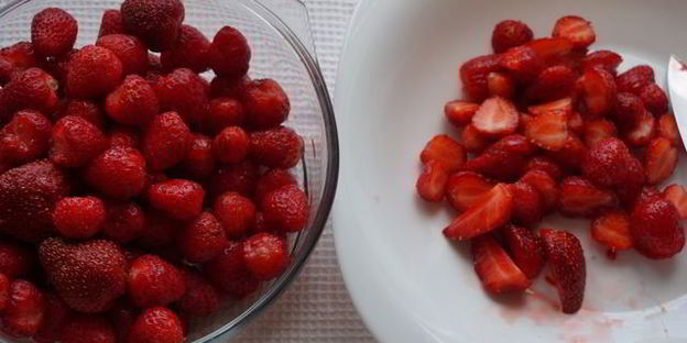 клубничное шифоновое пирожное