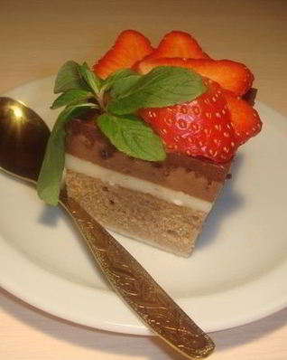 Кофейное пирожное Три шоколада