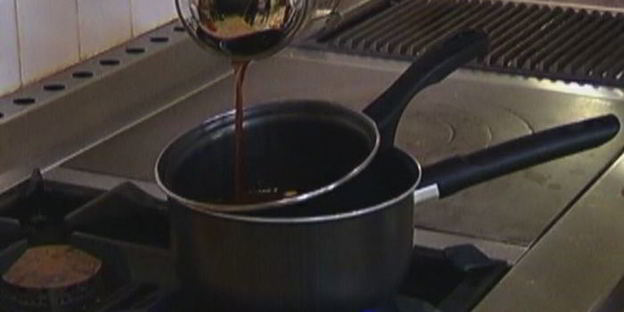 кофейный брауни с черным и белым шоколадом