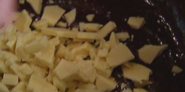 кофейный брауни с черным и белым шоколадом