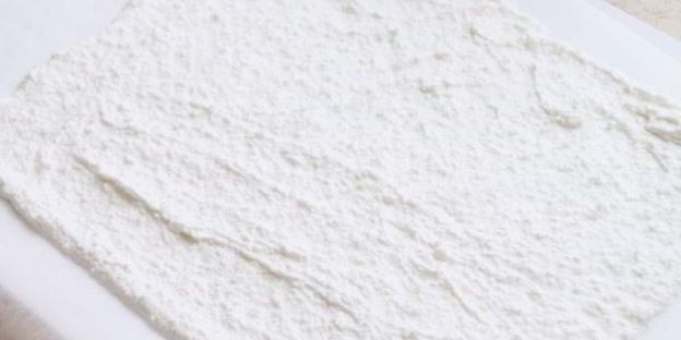 кокосово-клубничное пирожное