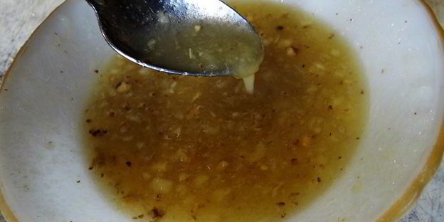 лимонное пирожное софи лорен с грецкими орехами, изюмом и безе