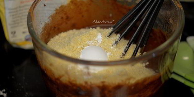 миндальный брауни праздничный