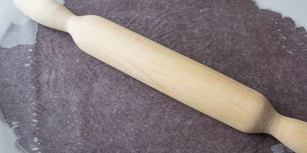 муссовое пирожное с шоколадом и маракуйей