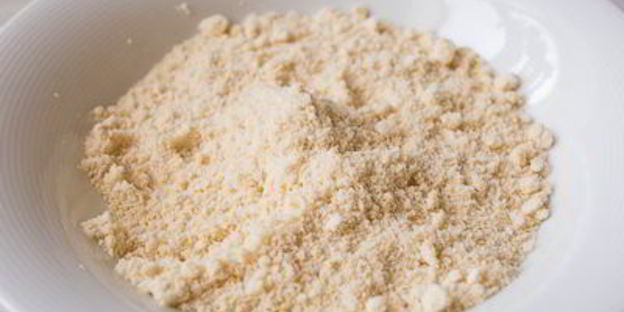 муссовое пирожное с шоколадом и маракуйей