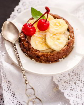 Пирожное с ореховым кремом и бананами без выпечки