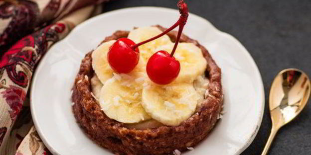 пирожное с ореховым кремом и бананами без выпечки