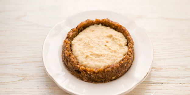 пирожное с ореховым кремом и бананами без выпечки