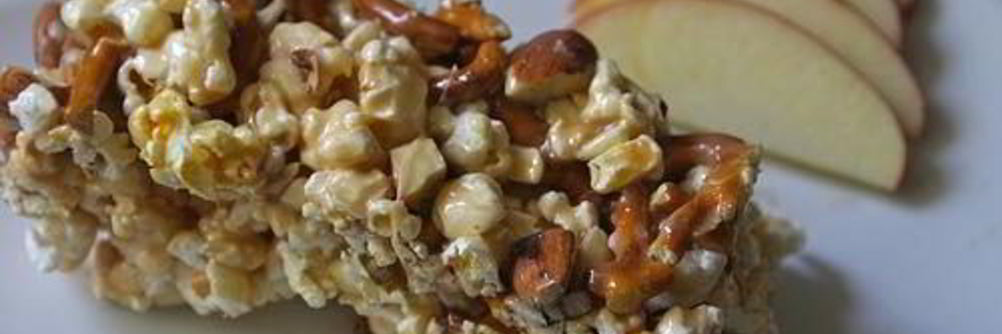 Пирожные из попкорна с миндалем