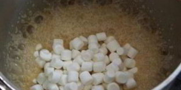 пирожные из попкорна с миндалем