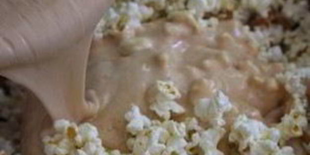 пирожные из попкорна с миндалем