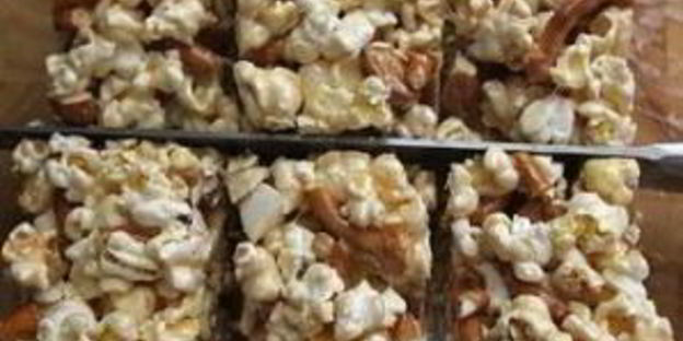 пирожные из попкорна с миндалем