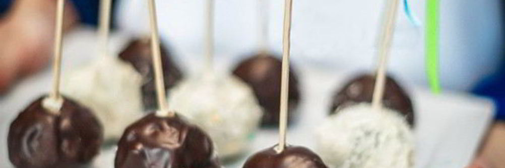 Пирожные на палочке