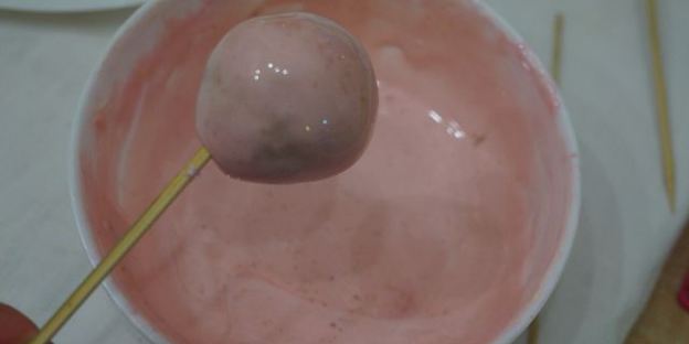 пирожные розовые кейк попсы