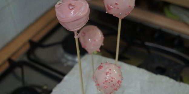 пирожные розовые кейк попсы