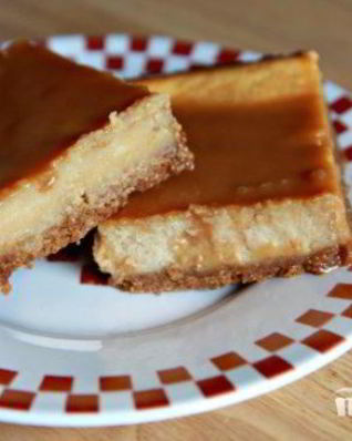 Пирожные с молочной карамелью и сливочным сыром