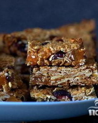 Пирожные с овсяными хлопьями и сухофруктами