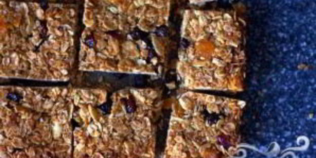 пирожные с овсяными хлопьями и сухофруктами