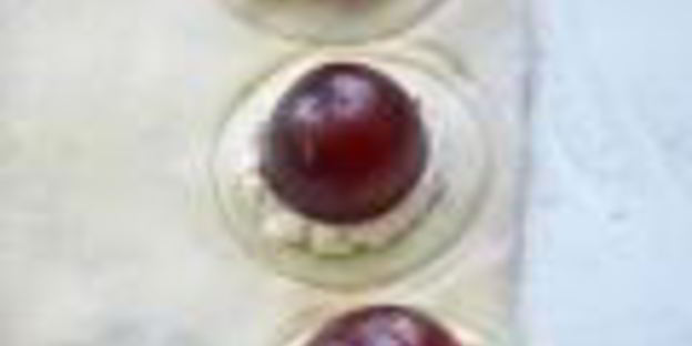 пирожные с виноградом