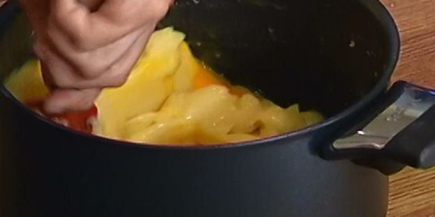 пирожные шу с миндальными хлопьями