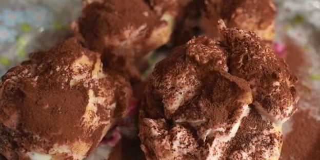 пирожные шу с миндальными хлопьями