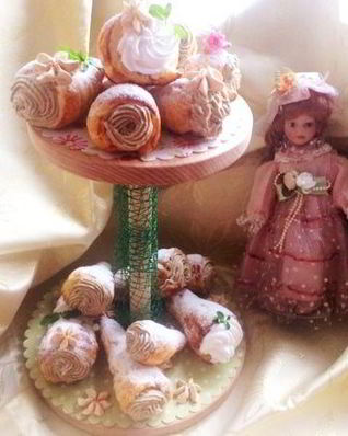 Пирожные Трубочки с халвой