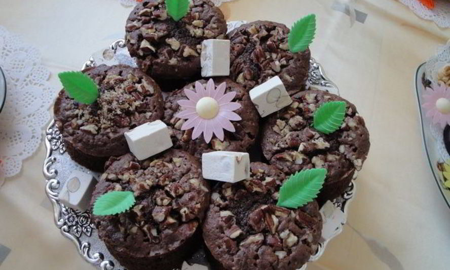 Рецепт шоколадных пирожных с орехами макадамия