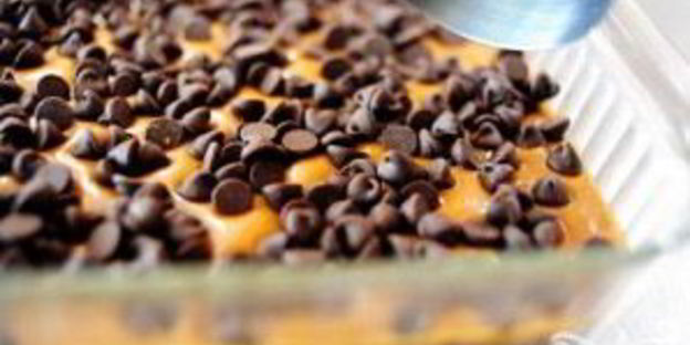 шоколадные пирожные с орехами