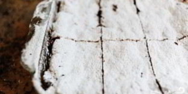 шоколадные пирожные с орехами