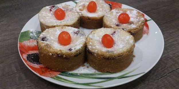 творожно-ягодные пирожные