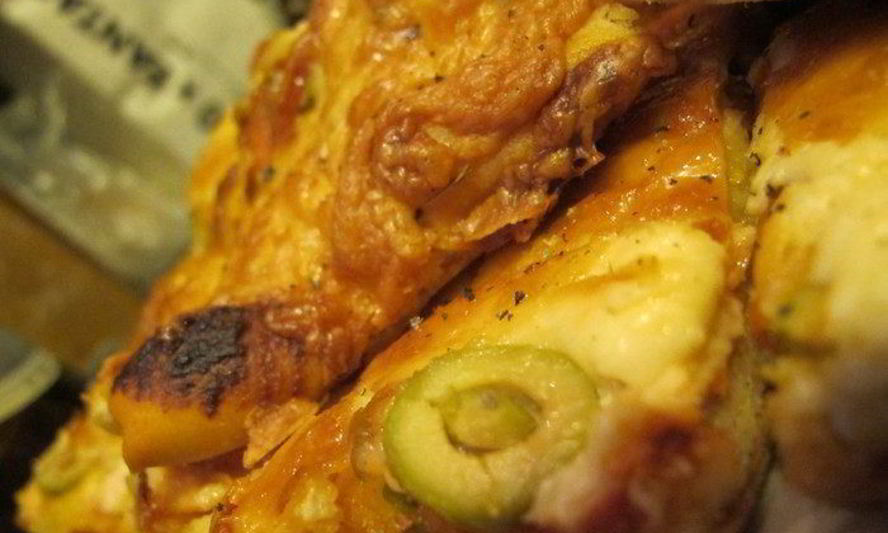 Рецепт домашней пиццы с семгой, оливками и орегано