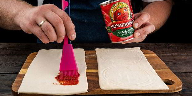 мини-пиццы на слоеном тесте