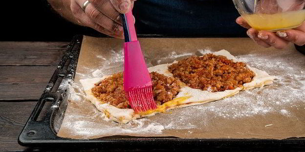 мини-пиццы на слоеном тесте