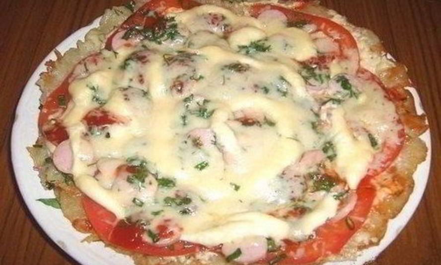 Рецепт оригинальной картофельной пиццы с колбасой