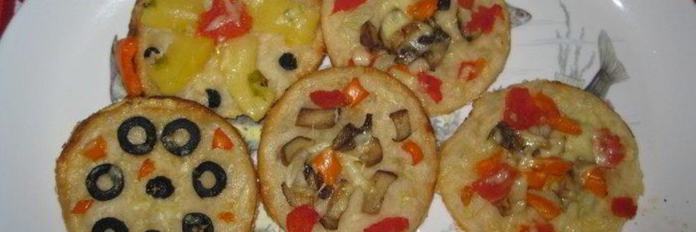 Пестрые мини-пиццы