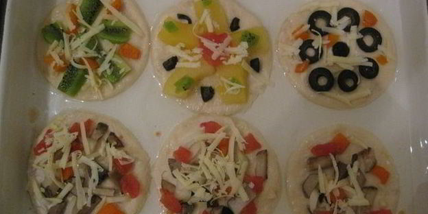 пестрые мини-пиццы