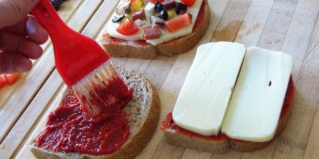 пицца из черствого хлеба