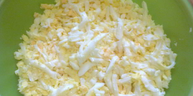 пицца из слоеного теста с лечо